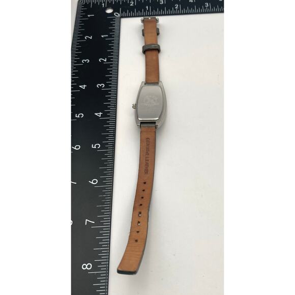 Eddie Bauer Curved Face Womens Watch 22mm - Fresh Battery - Adjustable - WR 3ATM - Picture 11 of 13